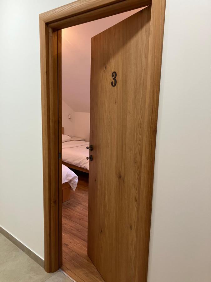 Petlov Salas Rooms Novi Sad Exterior foto